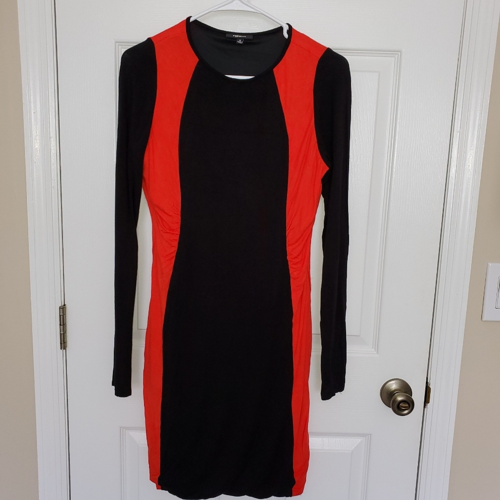 Body con Long Sleeve Symmetrical Striped Dress medium
